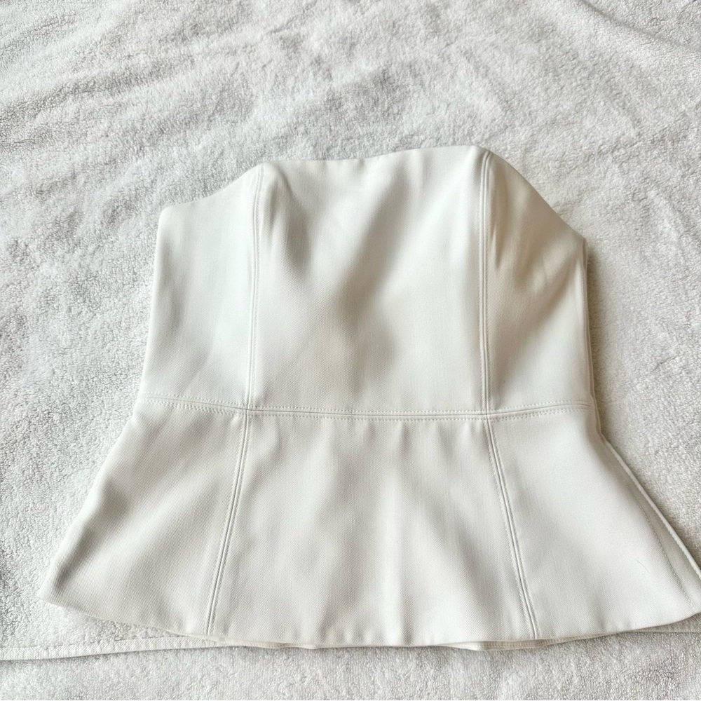 Brand New Club Monaco, strapless, white, structured top, size M